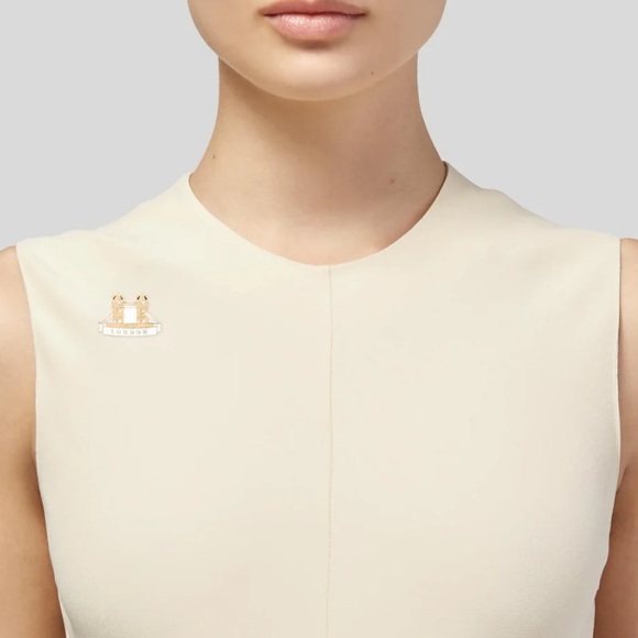 Burberry London Bridge Brooch - Picture 3 of 8